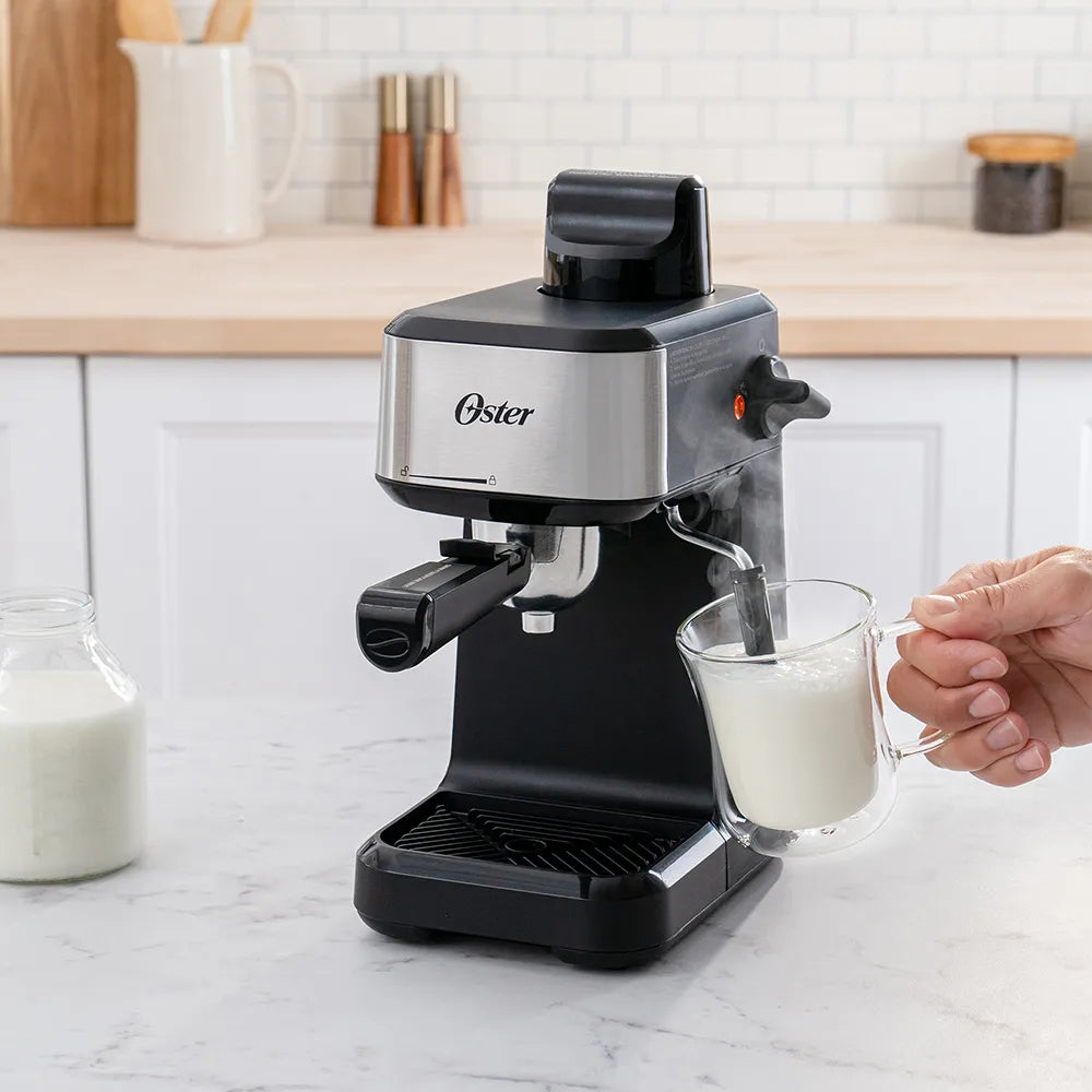 Cafetera para Espresso y Cappuccino Oster® BVSTEM3300