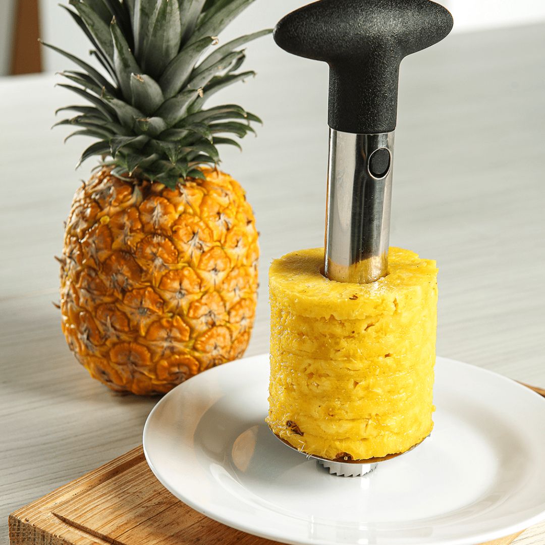 Set para cocina (cortador de piña y destapa frascos)