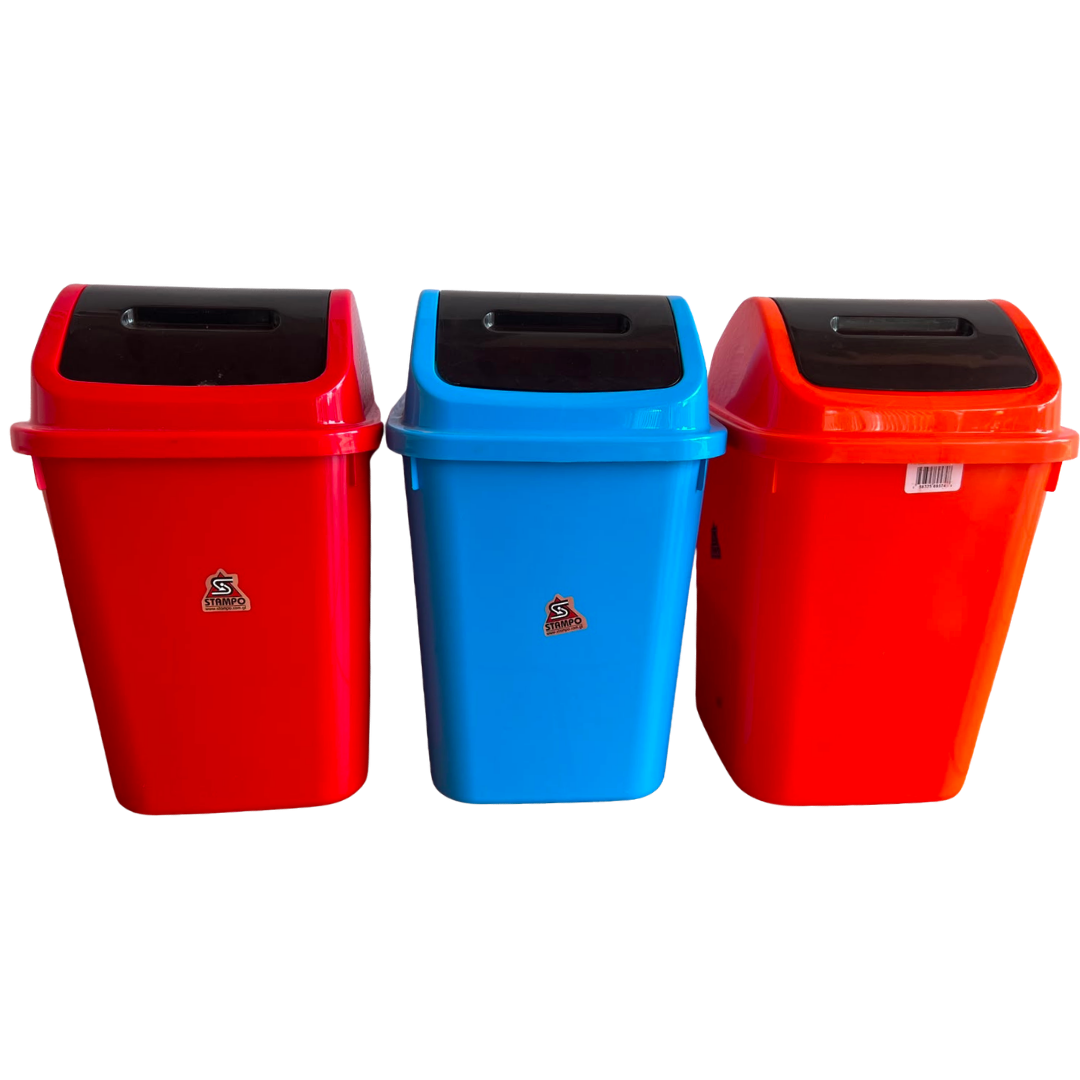 Basurero plastico con tapa movil de 12 litros