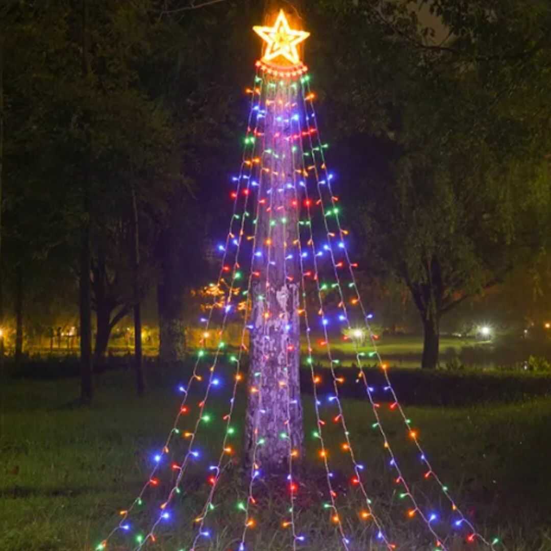 Árbol de luces con estrella solar