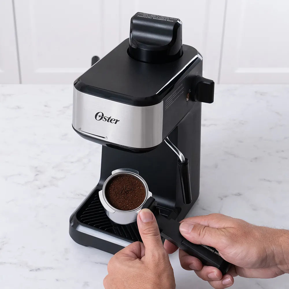 Cafetera para Espresso y Cappuccino Oster® BVSTEM3300