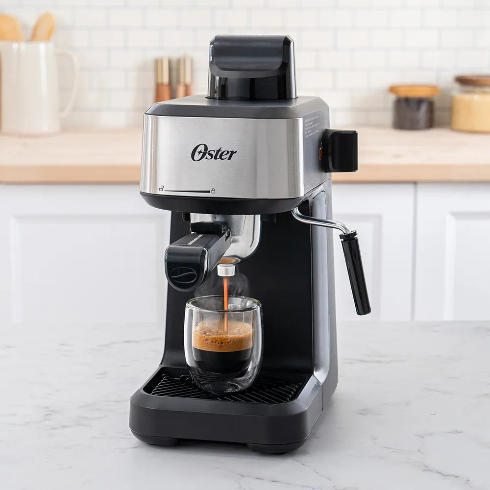 Cafetera para Espresso y Cappuccino Oster® BVSTEM3300
